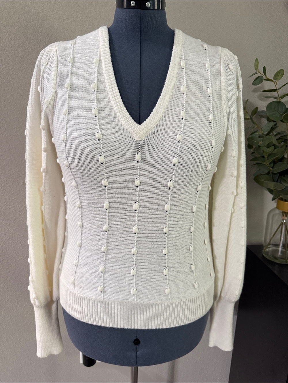 Lilly Pulitzer Cream V-Neck Pom-Pom Knit Sweater